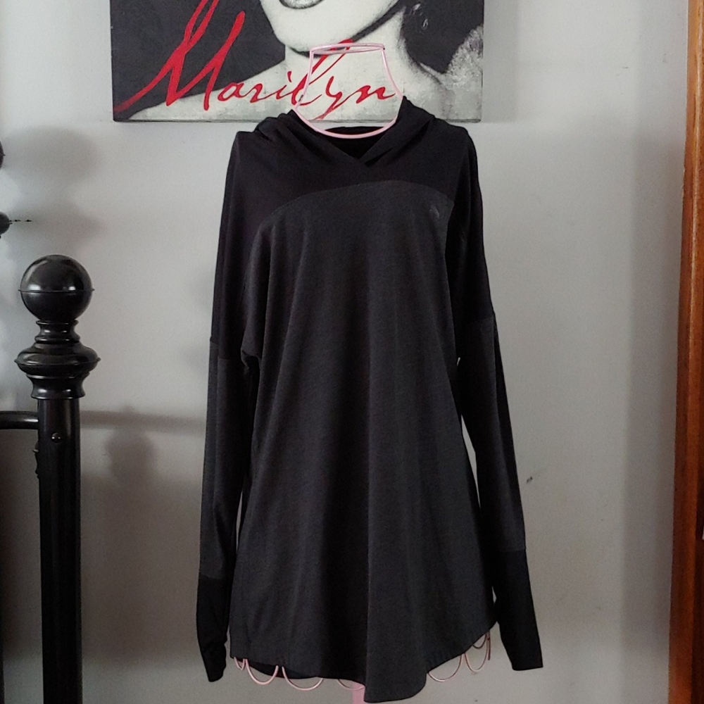 NWOT puma work out top